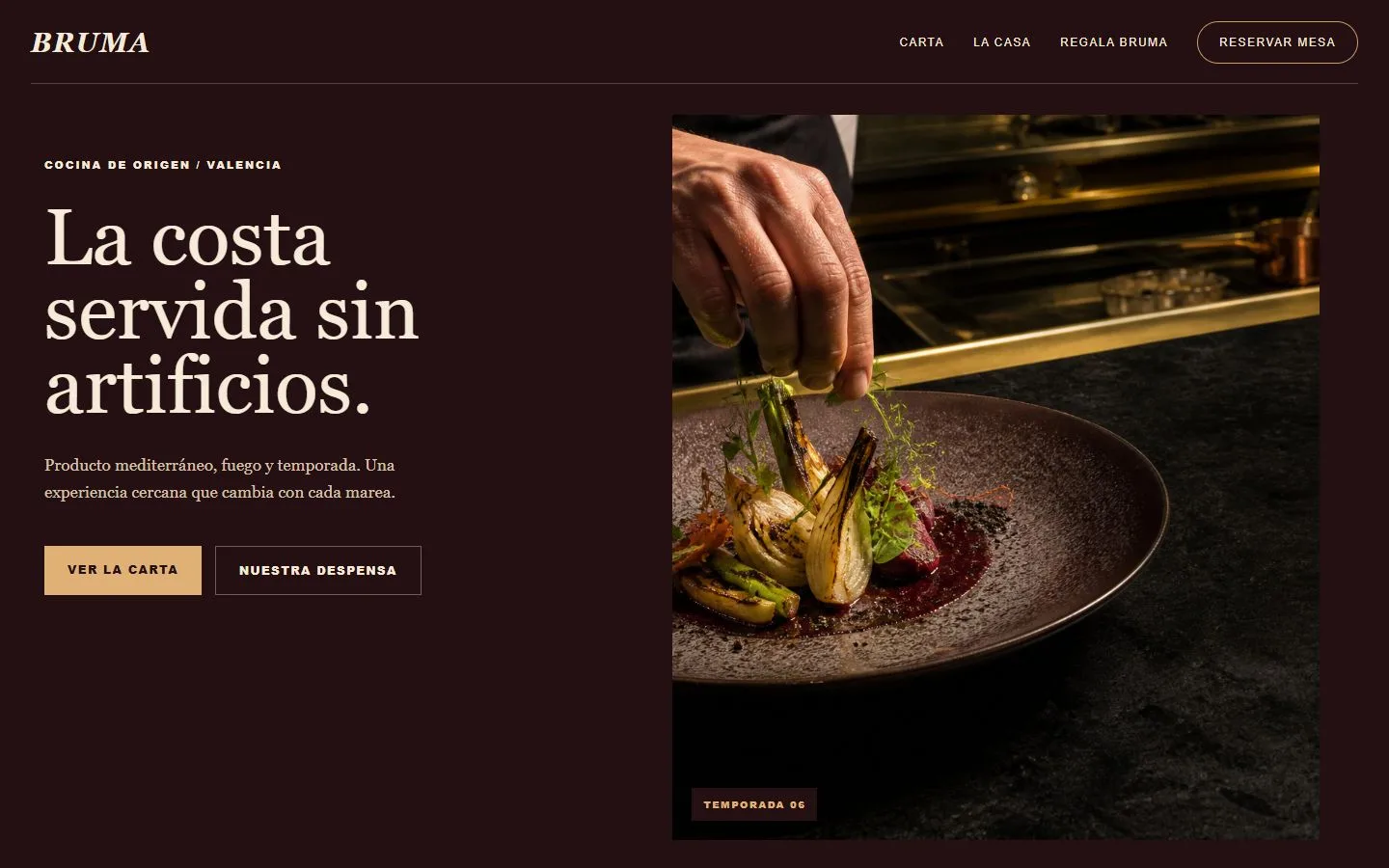 Concepto web para restaurante gastronómico Concepto de landing para restaurante gastronómico con fotografía de plato